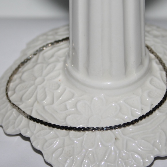 Vintage Jewelry - Dainty Silver vintage bracelet 7.25"